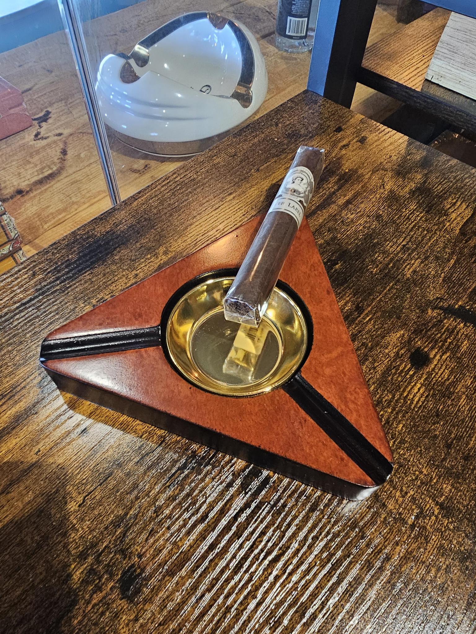 Biarritz 3-Finger Ashtray